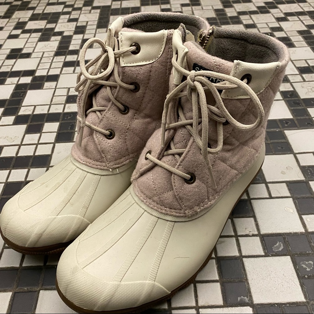 Women’s size 10 SPERRY duck boots